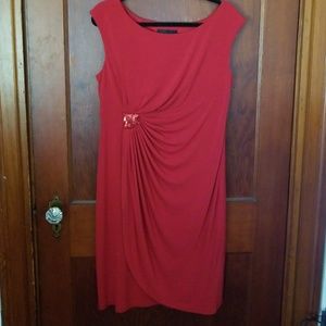 Red dress. Sequin accent petite plus